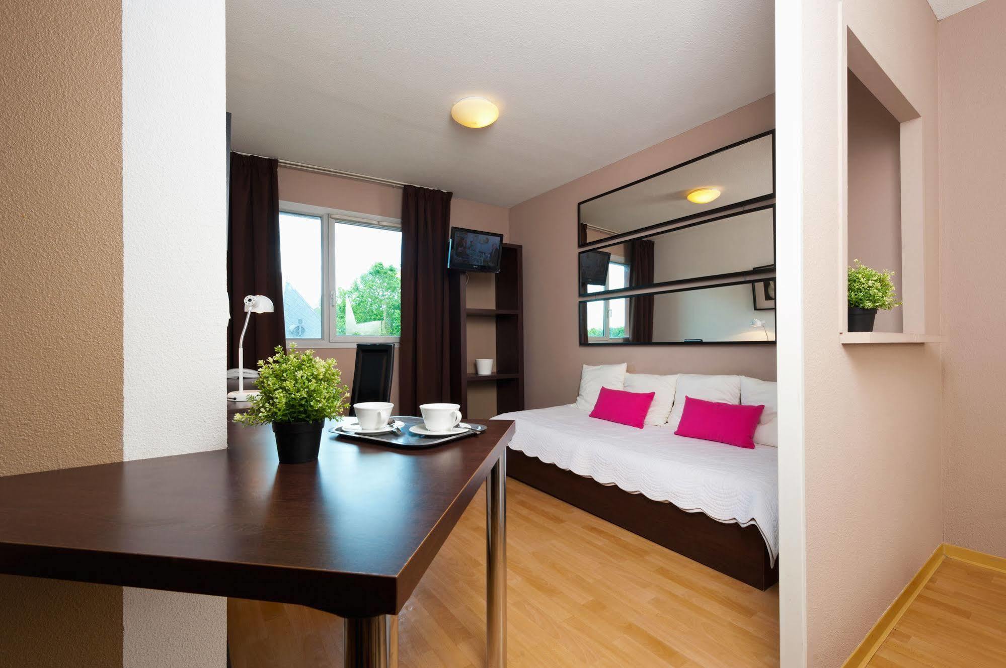 Teneo Apparthotel Bordeaux - Gare Saint Jean Exterior photo